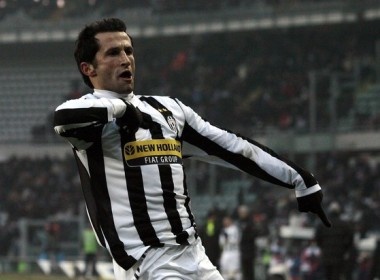 Catania nhan Juve chim sau vao khung hoang hinh anh