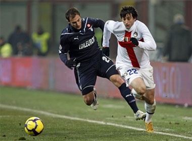 Thang nhe Lazio, Inter giu vung ngoi dau hinh anh