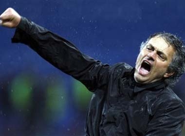 HLV Mourinho lai chet vi 'lam loi' hinh anh