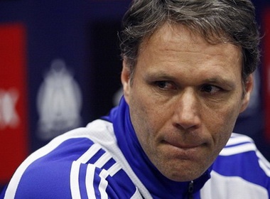 Marco van Basten co the dan dat Juve hinh anh