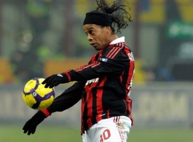 Khi Milan tim noi trut gian hinh anh