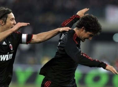 Borriello va Pato giup Milan bam duoi Inter hinh anh