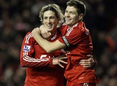 Man City len ke hoach chieu mo Torres va Gerrard hinh anh