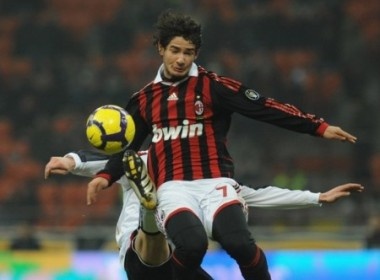 Fiorentina - AC Milan: Hi vong bam ngoi dau hinh anh