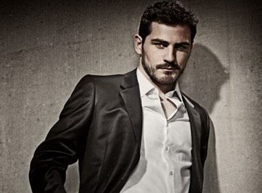 Iker Casillas lich lam tren FHM hinh anh