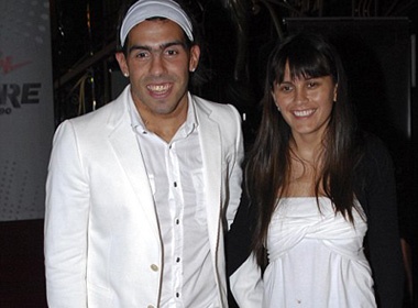 Carlos Tevez dinh scandal tinh ai hinh anh