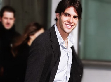 Kaka phai vay tien tra taxi hinh anh