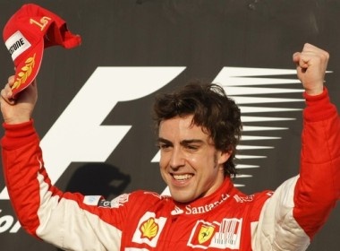 Vettel gap han, Ferrari thong tri Shakir hinh anh