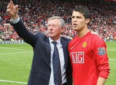 Sir Alex chao don Ronaldo tro ve MU hinh anh