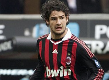 Pato lai dinh chan thuong hinh anh