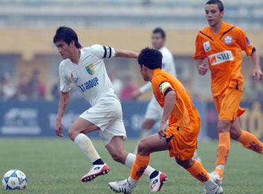 Cong Vinh bi phat them 50 trieu dong hinh anh