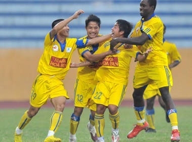 Danh Ngoc toa sang, Nam Dinh danh ve vao ban ket hinh anh