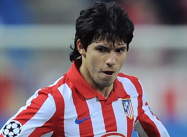 Aguero chu dong moi goi Chelsea hinh anh