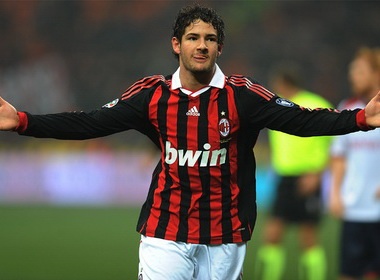 Ro tin don Real va Milan trao doi Kaka – Pato hinh anh