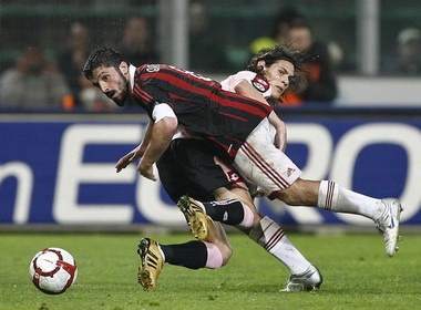 Rossoneri va nhung cuoc chien cuoi cung hinh anh