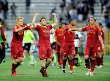 Ha guc Parma, Roma gay suc ep len Inter hinh anh