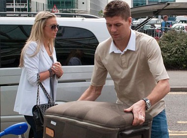 Vo chong Gerrard ki niem ngay cuoi som hinh anh