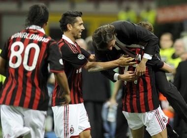 De bep Juve, Milan tang qua Leonardo hinh anh
