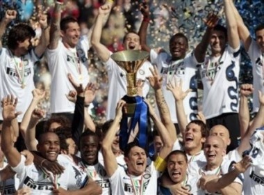 Inter nang cup Scudetto lan thu 5 lien tiep hinh anh