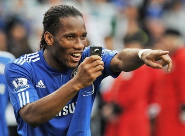 Pha 'rocket' cua Drogba lot top 10 ban dep nhat tuan hinh anh