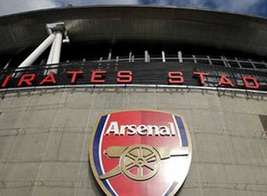 Arsenal dung truoc nguy co doi chu hinh anh