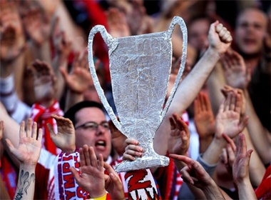 Fan Barca ung ho Bayern hinh anh