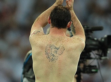 Rooney khoe hinh xam moi hinh anh