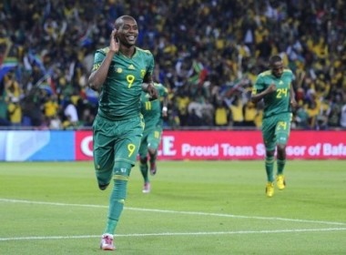Thang Colombia, Nam Phi co them niem tin cho World Cup hinh anh