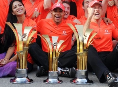 Vettel dang chien thang cho McLaren hinh anh