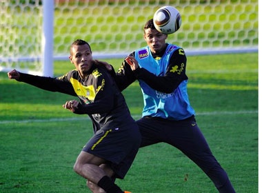 Zimbabwe - Brazil: Tran da tap nhe nhang hinh anh
