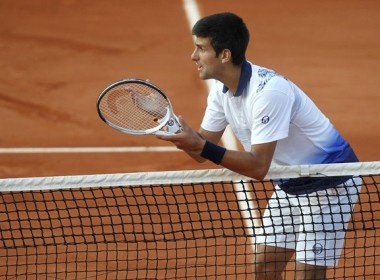 Serena va Djokovic ru nhau roi cuoc choi hinh anh