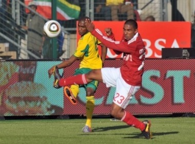 Nam Phi thang Dan Mach nho vuvuzela hinh anh