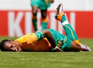 Drogba giup Bo Bien Nga 'tho phao' sau ca phau thuat hinh anh