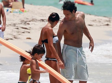 Ky nghi lang man cua gia dinh Amauri, Alessandro Nesta hinh anh