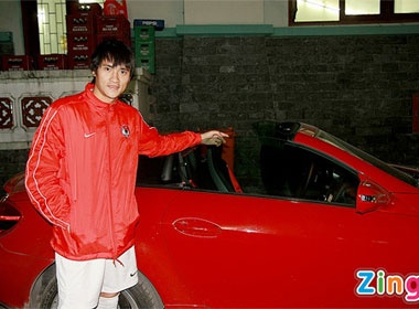 Vi sao Cong Vinh phai ban sieu xe? hinh anh