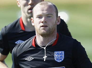 Cay thanh gia gay chu y cua Rooney hinh anh