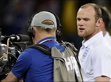 Rooney gui loi xin loi nguoi ham mo hinh anh