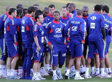 Ung ho Anelka, cau thu Phap ‘dinh cong’ hinh anh