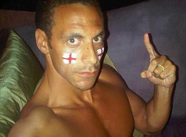 Rio Ferdinand nguc tran co vu Tam Su hinh anh