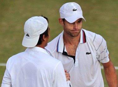 Wimbledon chia tay Henin, Sharapova va Roddick hinh anh