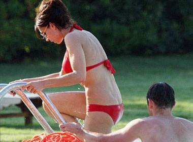 Bo Lampard nong bong trong bikini do hinh anh