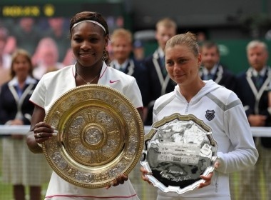 Thang de Zvonareva, Serena lan thu 4 vo dich Wimbledon hinh anh