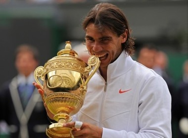Nadal dang quang tai Wimbledon 2010 hinh anh