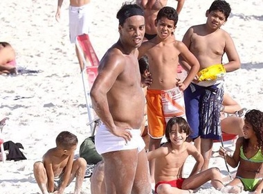 Ro 'vau' lo... bung phe hinh anh