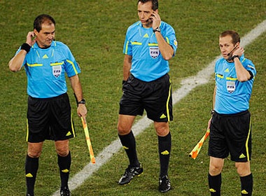 World Cup 2010: Trong tai la dao dien hinh anh