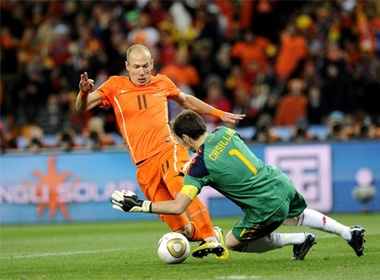 10 pha cuu thua dep nhat o World Cup 2010 hinh anh