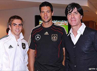 Ballack: 'Toi van la doi truong DT Duc' hinh anh