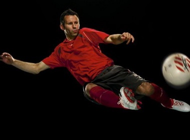 Kieu choi bi-da doc dao cua Ryan Giggs hinh anh