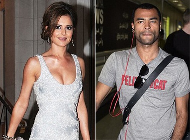 Ashley Cole ban nha hinh anh