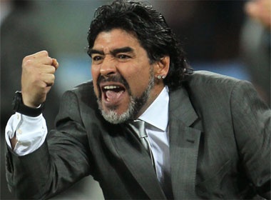 Maradona chinh thuc chia tay DT Argentina hinh anh